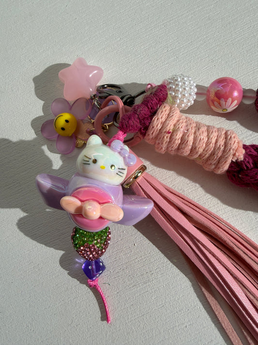 Bijou de sac coloré - Grigri - porte-clés - " Chat décolle parme" - pièce unique