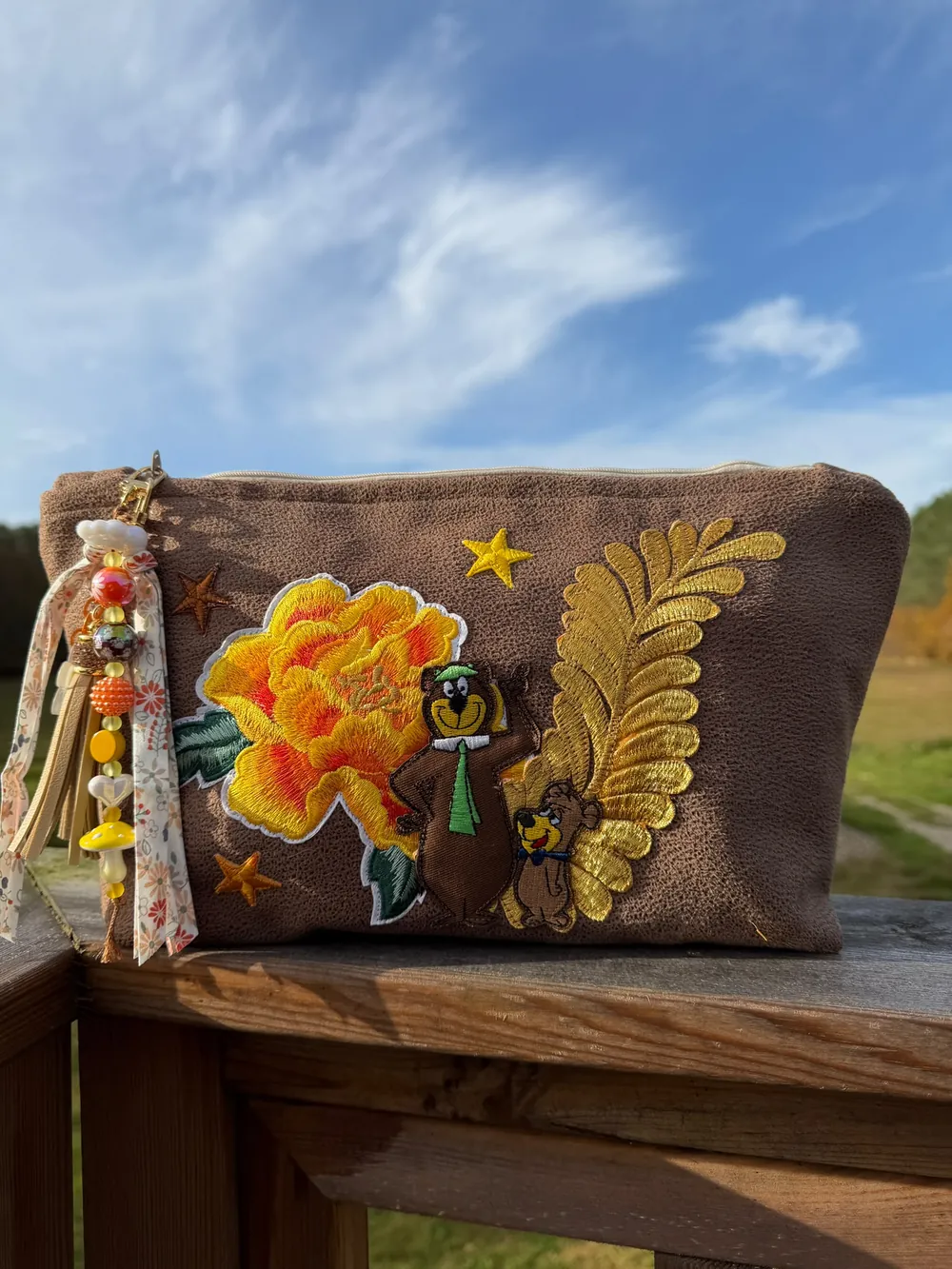 Pochette Titi Doré brodée