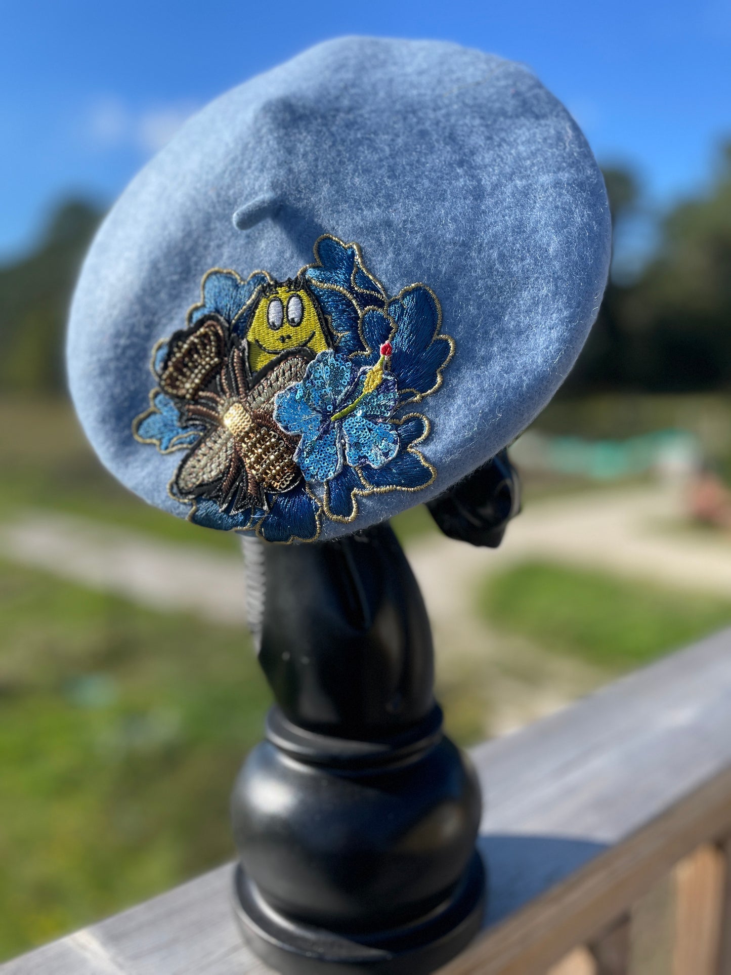 Béret en laine customisé "Rêve Bleu"