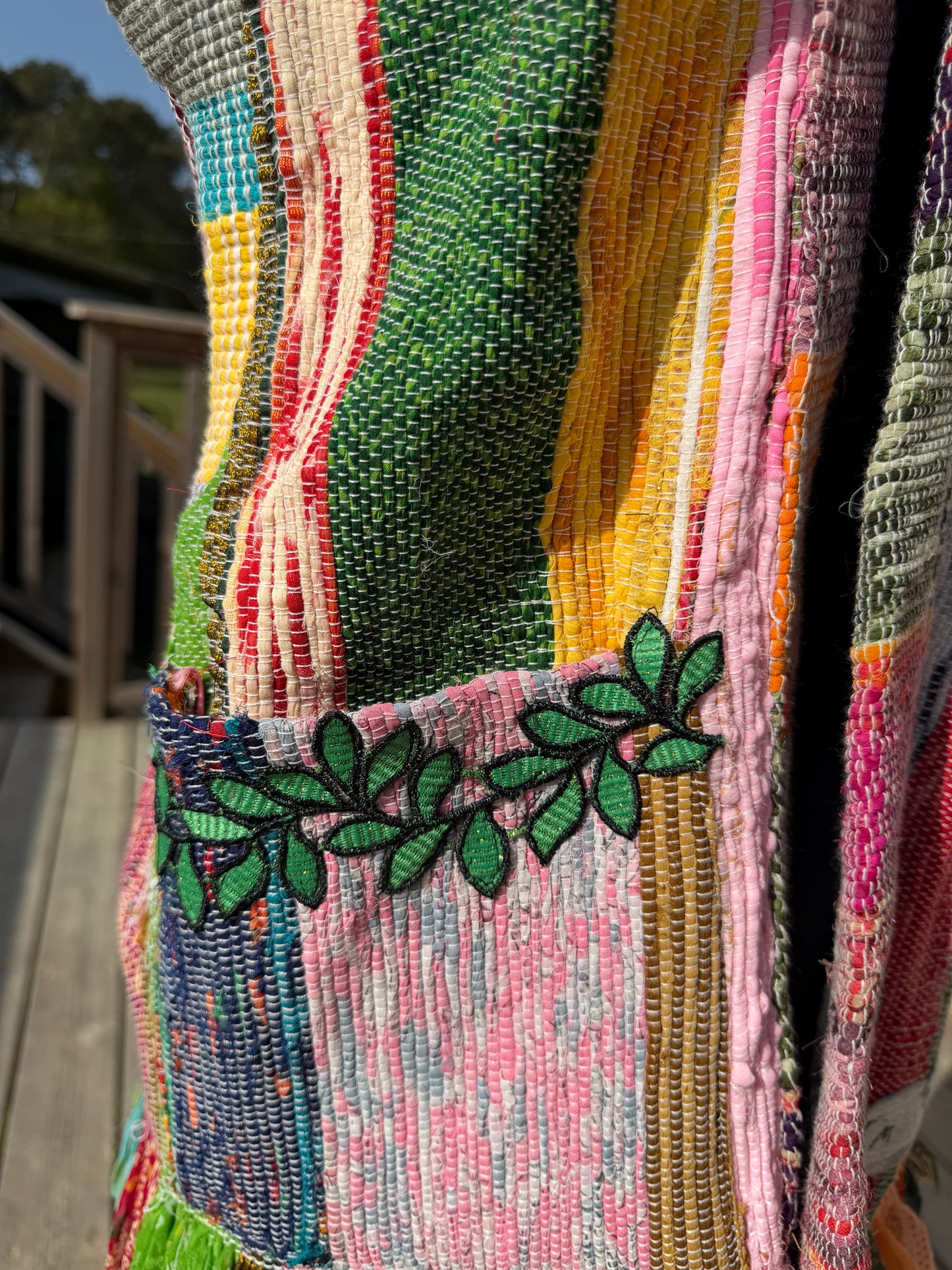 Vert prairie - Gilet coloré customisé femme - Esprit bohème   – pièce unique – création MissPom’