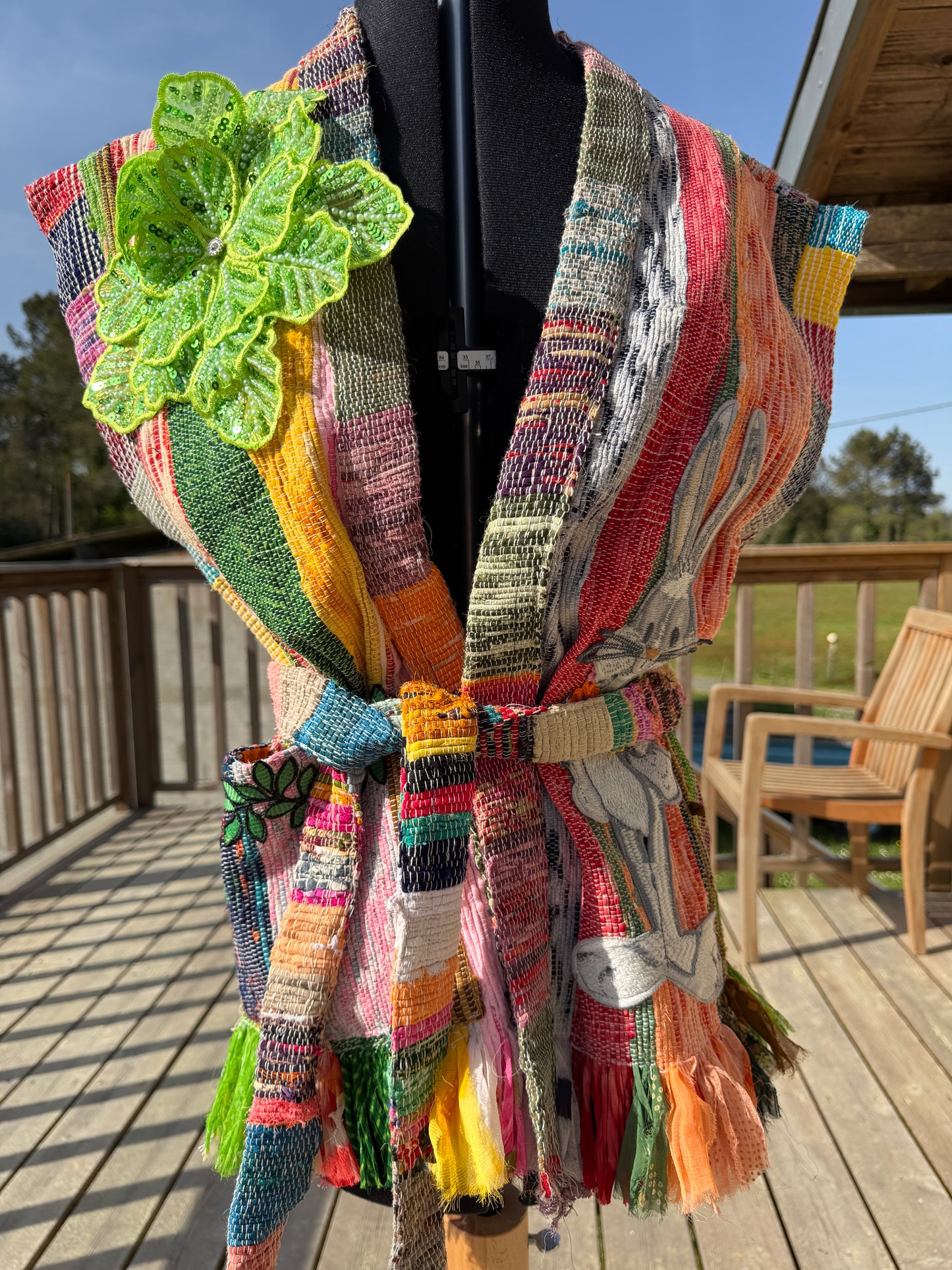 Vert prairie - Gilet coloré customisé femme - Esprit bohème   – pièce unique – création MissPom’