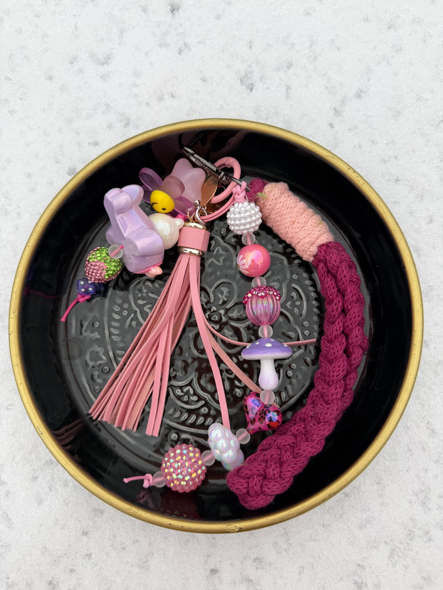 Bijou de sac coloré - Grigri - porte-clés - " Chat décolle parme" -  pièce unique