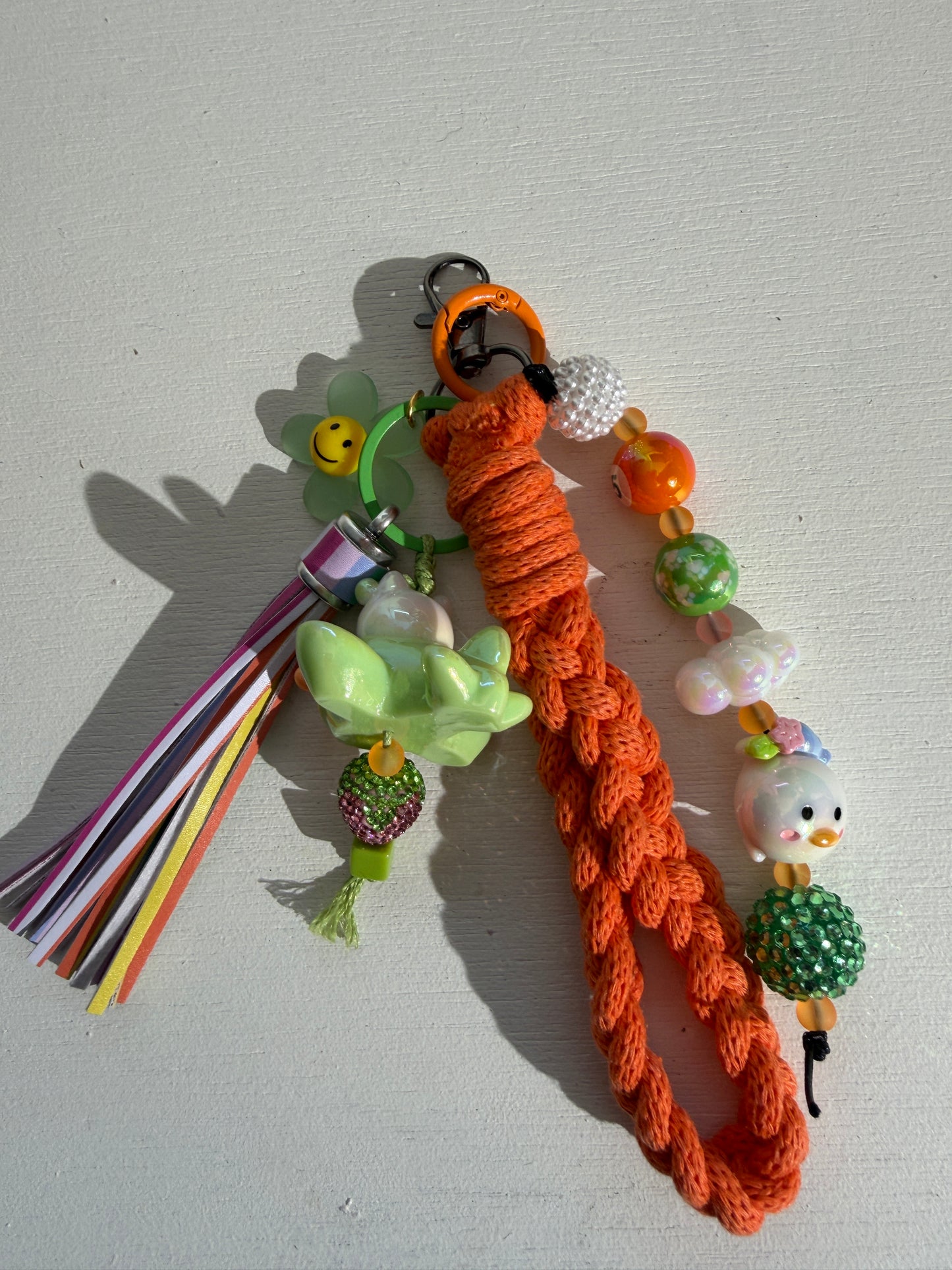 Bijou de sac coloré - Grigri - porte-clés -"Chat décolle vert " -  pièce unique