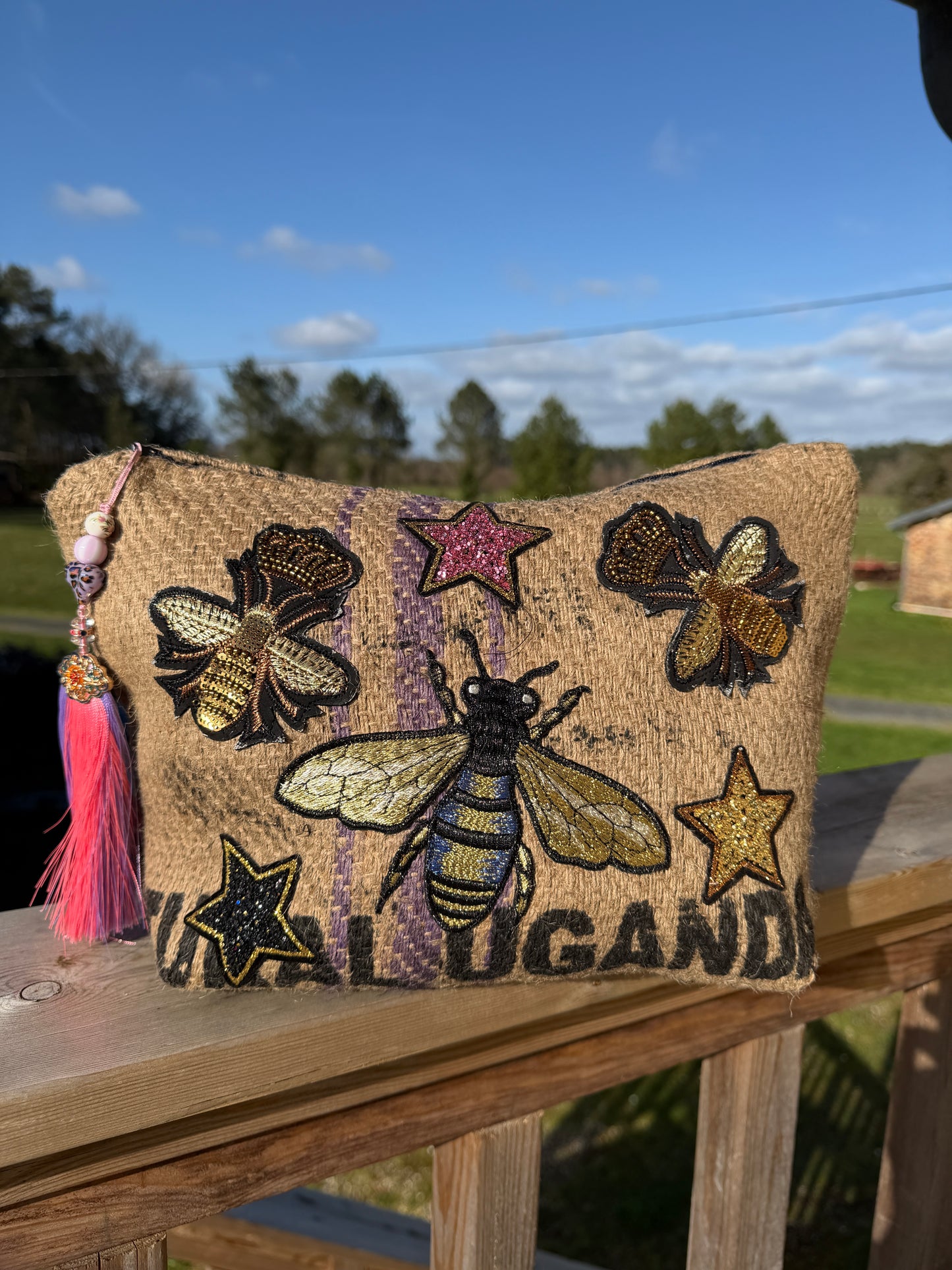 Pochette  femme - "BZZZ" - toile de jute - pièce unique